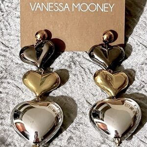 NWT Vanessa Mooney The Maxine Metallic Dark Gray, Gold & Silver Hearts Earrings